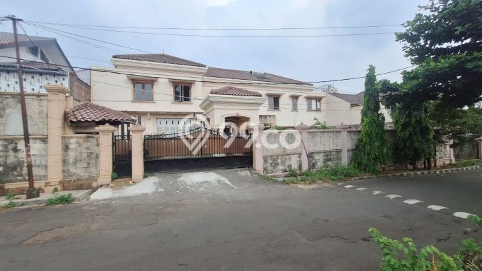 Dijual Hunian Mewah dengan Fasilitas Sekitar Komplit di Cinere, Depok Dijual Hunian Mewah dengan Fasilitas Sekitar Komplit di Cinere, Depok
