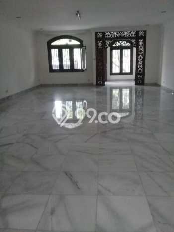 Disewakan Cepat Rumah Kondisi Bagus di Area Kebayoran Baru, Jakarta Selatan Disewakan Cepat Rumah Kondisi Bagus di Area Kebayoran Baru, Jakarta Selatan