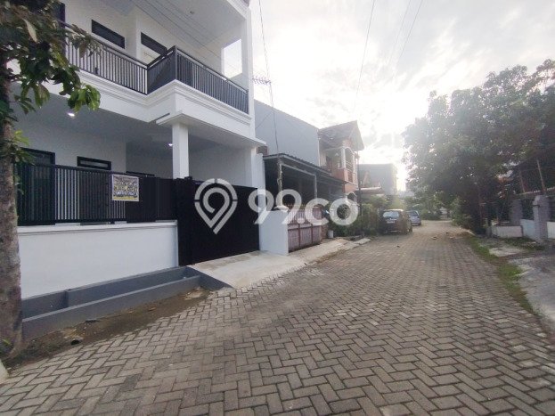 Rumah Minimalis 4 Kamar LT 97m2 di Harapan Indah Rumah Minimalis 4 Kamar LT 97m2 di Harapan Indah