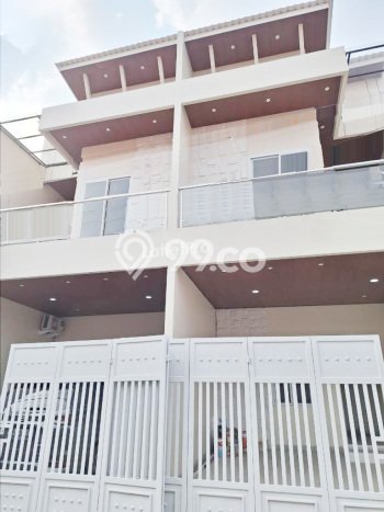 Rumah Luas Asri 3 KT Siap Pakai di Pondok Gede Jakarta Timur Rumah Luas Asri 3 KT Siap Pakai di Pondok Gede Jakarta Timur