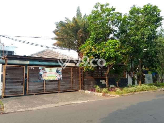 Ready to Use! Premium House LT 315m2 Desain Elegan di Meruya Ready to Use! Premium House LT 315m2 Desain Elegan di Meruya