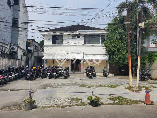Hunian Mewah LB 800m2 Siap Pakai Desain Elegan di Kemang, Jakarta Selatan Hunian Mewah LB 800m2 Siap Pakai Desain Elegan di Kemang, Jakarta Selatan