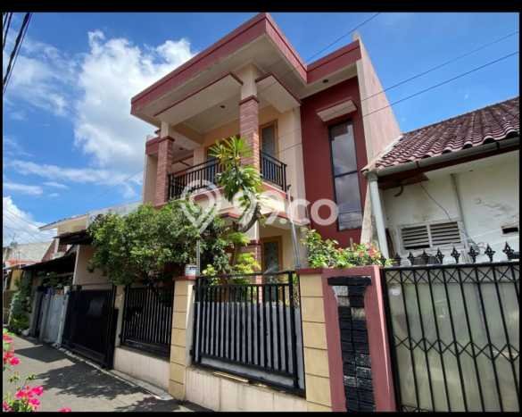 Siap Huni Rumah Mewah 4 Kamar di Tebet Dekat ke Mana Pun Siap Huni Rumah Mewah 4 Kamar di Tebet Dekat ke Mana Pun