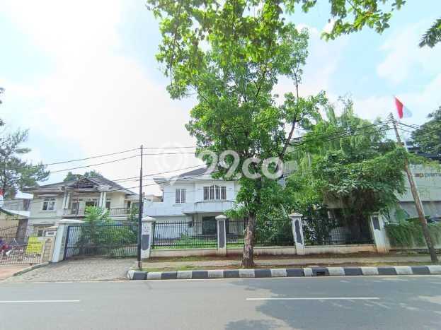 Ready to Use! Luxury House LT 994m2 Desain Modern di Pondok Indah Ready to Use! Luxury House LT 994m2 Desain Modern di Pondok Indah