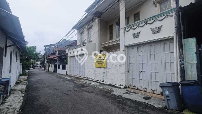 Siap Huni Hunian Elit 4 Kamar di Tebet Dekat ke Mana Saja Siap Huni Hunian Elit 4 Kamar di Tebet Dekat ke Mana Saja
