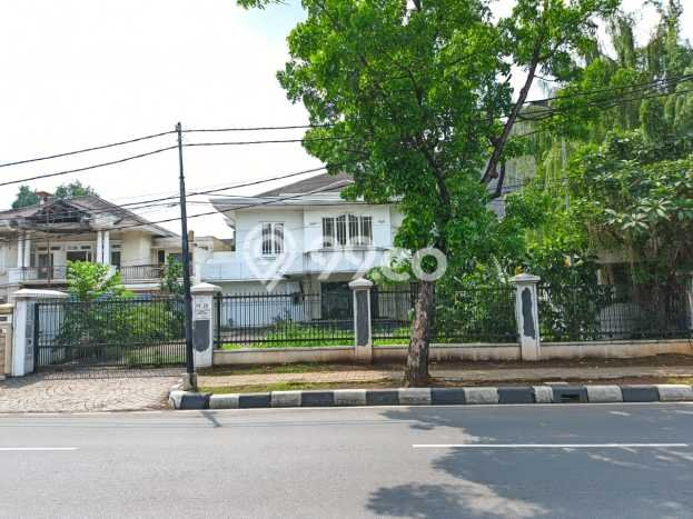 Ready to Use! Luxury House LT 994m2 Desain Modern di Pondok Indah Ready to Use! Luxury House LT 994m2 Desain Modern di Pondok Indah