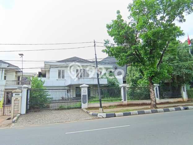 Ready to Use! Luxury House LT 994m2 Desain Modern di Pondok Indah Ready to Use! Luxury House LT 994m2 Desain Modern di Pondok Indah
