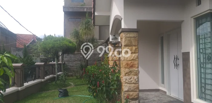 Disewakan! Rumah 5 Kamar Tidur &
4 Kamar Mandi di Bandung Kota, Bandung Disewakan! Rumah 5 Kamar Tidur &
4 Kamar Mandi di Bandung Kota, Bandung