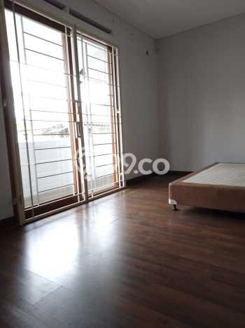 Rumah 3 KT 3 KM Semi Furnished di Pondok Hijau, Dekat Mal, Bandung Rumah 3 KT 3 KM Semi Furnished di Pondok Hijau, Dekat Mal, Bandung