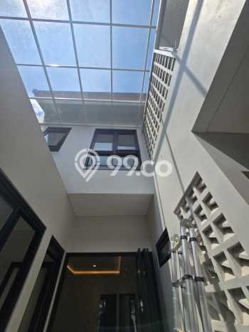 For Sale! Luxury House LT 130m2 Desain Modern di Turangga For Sale! Luxury House LT 130m2 Desain Modern di Turangga
