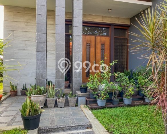 Ready to Use! Luxury House LT 402m2 Desain Elegan di Turangga Ready to Use! Luxury House LT 402m2 Desain Elegan di Turangga