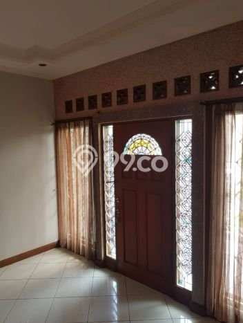 Rumah Nyaman di Sarijadi, 4 KT, Area Strategis, Luas 300m2m² Bangunan 250m2m² Rumah Nyaman di Sarijadi, 4 KT, Area Strategis, Luas 300m2m² Bangunan 250m2m²