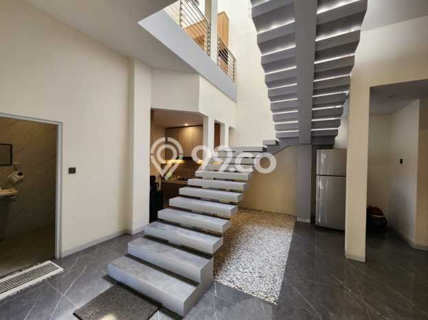 Rumah Elit Modern Siap Huni di Singgasana Bandung Rumah Elit Modern Siap Huni di Singgasana Bandung