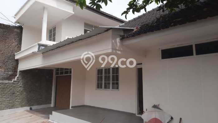 Rumah LT 372m² Semi Furnished di Cipedes, Dekat Supermarket, Bandung Rumah LT 372m² Semi Furnished di Cipedes, Dekat Supermarket, Bandung