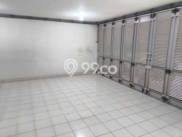 BEST DEAL! Rumah area Setra Duta, 4 KT, Akses Mudah Fasilitas Umum, Luas 530m² Bangunan 350m² BEST DEAL! Rumah area Setra Duta, 4 KT, Akses Mudah Fasilitas Umum, Luas 530m² Bangunan 350m²