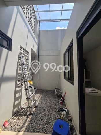 For Sale! Luxury House LT 130m2 Desain Modern di Turangga For Sale! Luxury House LT 130m2 Desain Modern di Turangga