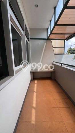 Ready to Use! Luxury House LT 219m2 Desain Modern di Setiabudi Ready to Use! Luxury House LT 219m2 Desain Modern di Setiabudi