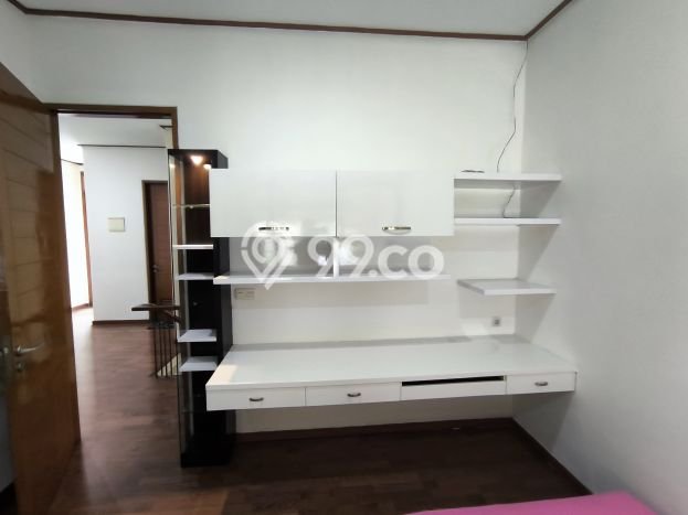 BEST DEAL! Rumah area Setra Duta, 4 KT, Akses Mudah Fasilitas Umum, Luas 530m² Bangunan 350m² BEST DEAL! Rumah area Setra Duta, 4 KT, Akses Mudah Fasilitas Umum, Luas 530m² Bangunan 350m²