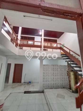Rumah di Andir, 2 KM, Akses Mudah Pusat Kota, Luas 350m² Bangunan 300m² Rumah di Andir, 2 KM, Akses Mudah Pusat Kota, Luas 350m² Bangunan 300m²