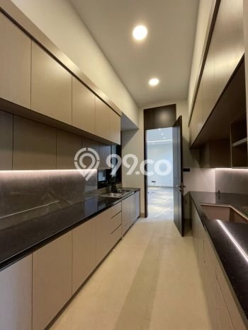 Rumah Elit LB 510m2 Siap Pakai Desain Elegan di Setra Duta, Bandung Rumah Elit LB 510m2 Siap Pakai Desain Elegan di Setra Duta, Bandung