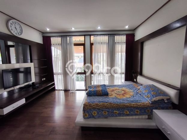 BEST DEAL! Rumah area Setra Duta, 4 KT, Akses Mudah Fasilitas Umum, Luas 530m² Bangunan 350m² BEST DEAL! Rumah area Setra Duta, 4 KT, Akses Mudah Fasilitas Umum, Luas 530m² Bangunan 350m²