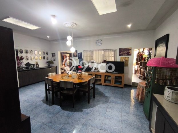Lokasi terbaik! Rumah siap huni disewakan di Sukajadi LB 450m2 Lokasi terbaik! Rumah siap huni disewakan di Sukajadi LB 450m2