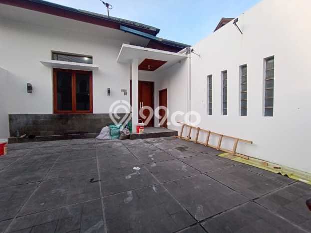 Rumah di Andir, 2 KM, Akses Mudah Pusat Kota, Luas 350m² Bangunan 300m² Rumah di Andir, 2 KM, Akses Mudah Pusat Kota, Luas 350m² Bangunan 300m²