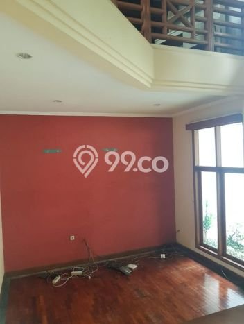 Rumah Nyaman di Sarijadi, 4 KT, Area Strategis, Luas 300m2m² Bangunan 250m2m² Rumah Nyaman di Sarijadi, 4 KT, Area Strategis, Luas 300m2m² Bangunan 250m2m²