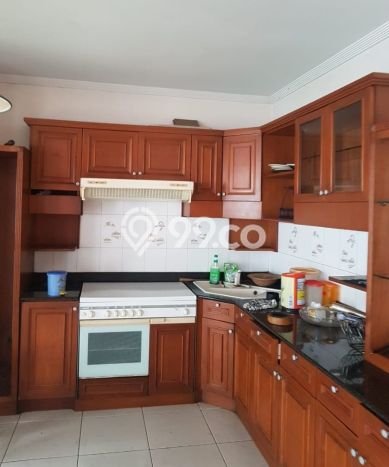 Rumah Nyaman di Sarijadi, 4 KT, Area Strategis, Luas 300m2m² Bangunan 250m2m² Rumah Nyaman di Sarijadi, 4 KT, Area Strategis, Luas 300m2m² Bangunan 250m2m²