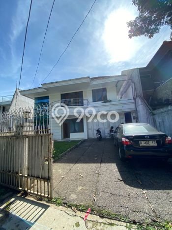 Rumah Nyaman di , 1 KM, Area Tenang, LT 430m2m² Bangunan 300m2m² Rumah Nyaman di , 1 KM, Area Tenang, LT 430m2m² Bangunan 300m2m²