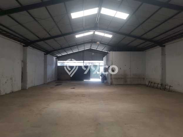 Gudang Area Strategis di Cibaduyut, Luas 300m², Disewakan Gudang Area Strategis di Cibaduyut, Luas 300m², Disewakan