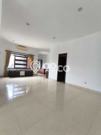 HUNIAN IMPIAN! Rumah area Singgasana, 4 KT, Free Macet, LT 450m² Bangunan 400m² HUNIAN IMPIAN! Rumah area Singgasana, 4 KT, Free Macet, LT 450m² Bangunan 400m²