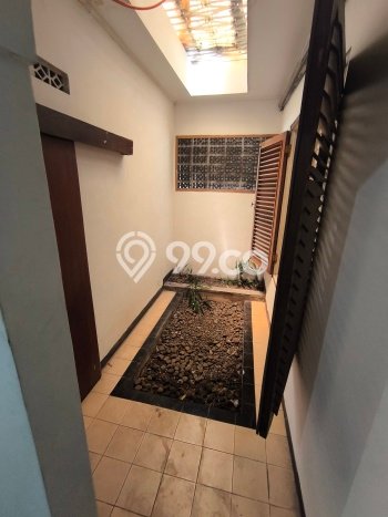 Lokasi terbaik! Rumah siap huni disewakan di Sukajadi LB 450m2 Lokasi terbaik! Rumah siap huni disewakan di Sukajadi LB 450m2