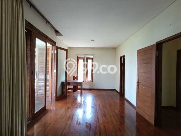 Rumah Luxury Modern Siap Huni di Resor Dago Pakar Bandung Rumah Luxury Modern Siap Huni di Resor Dago Pakar Bandung