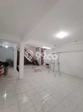 Rumah di Andir, 2 KM, Akses Mudah Pusat Kota, Luas 350m² Bangunan 300m² Rumah di Andir, 2 KM, Akses Mudah Pusat Kota, Luas 350m² Bangunan 300m²