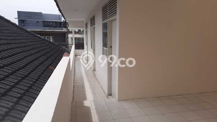 Rumah LT 372m² Semi Furnished di Cipedes, Dekat Supermarket, Bandung Rumah LT 372m² Semi Furnished di Cipedes, Dekat Supermarket, Bandung