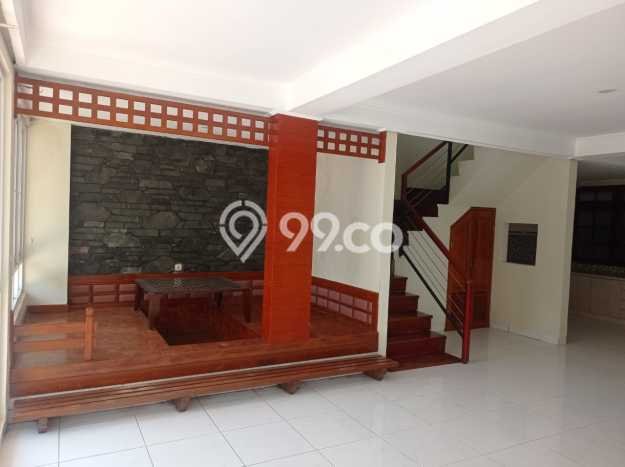 Rumah Mewah LB 400m2 Siap Pakai Desain Elegan di Setiabudi, Bandung Rumah Mewah LB 400m2 Siap Pakai Desain Elegan di Setiabudi, Bandung