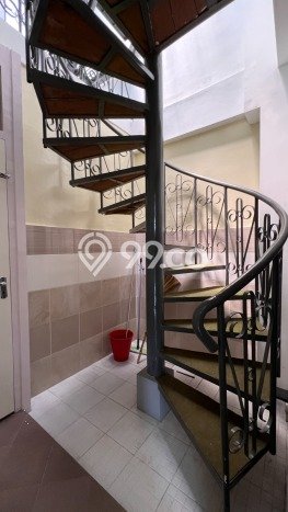 Ready to Use! Luxury House LT 219m2 Desain Modern di Setiabudi Ready to Use! Luxury House LT 219m2 Desain Modern di Setiabudi