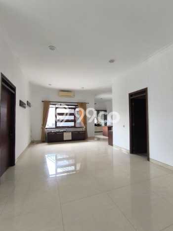 HUNIAN IMPIAN! Rumah area Singgasana, 4 KT, Free Macet, LT 450m² Bangunan 400m² HUNIAN IMPIAN! Rumah area Singgasana, 4 KT, Free Macet, LT 450m² Bangunan 400m²