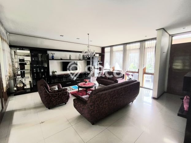 BEST DEAL! Rumah area Setra Duta, 4 KT, Akses Mudah Fasilitas Umum, Luas 530m² Bangunan 350m² BEST DEAL! Rumah area Setra Duta, 4 KT, Akses Mudah Fasilitas Umum, Luas 530m² Bangunan 350m²