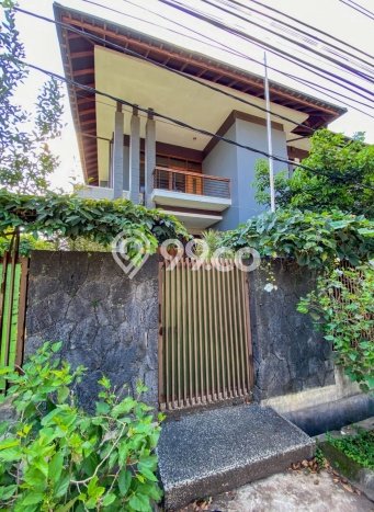Ready to Use! Luxury House LT 402m2 Desain Elegan di Turangga Ready to Use! Luxury House LT 402m2 Desain Elegan di Turangga