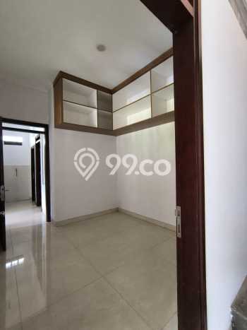 HUNIAN IMPIAN! Rumah area Singgasana, 4 KT, Free Macet, LT 450m² Bangunan 400m² HUNIAN IMPIAN! Rumah area Singgasana, 4 KT, Free Macet, LT 450m² Bangunan 400m²