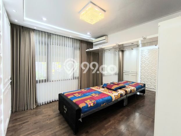 BEST DEAL! Rumah area Setra Duta, 4 KT, Akses Mudah Fasilitas Umum, Luas 530m² Bangunan 350m² BEST DEAL! Rumah area Setra Duta, 4 KT, Akses Mudah Fasilitas Umum, Luas 530m² Bangunan 350m²