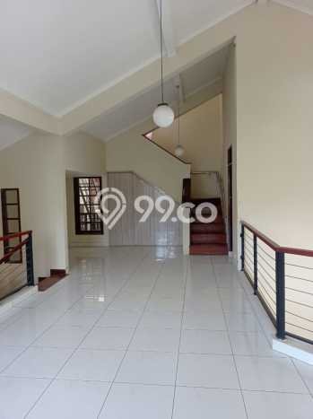 Rumah Mewah LB 400m2 Siap Pakai Desain Elegan di Setiabudi, Bandung Rumah Mewah LB 400m2 Siap Pakai Desain Elegan di Setiabudi, Bandung