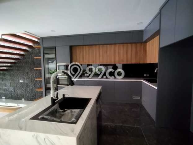 Ready to Use! Luxury House LT 184m2 Desain Modern di Pantai Indah Kapuk Ready to Use! Luxury House LT 184m2 Desain Modern di Pantai Indah Kapuk