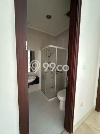 Disewakan! Rumah 3 Kamar Tidur &
2 Kamar Mandi di Pantai Indah Kapuk, Jakarta Utara Disewakan! Rumah 3 Kamar Tidur &
2 Kamar Mandi di Pantai Indah Kapuk, Jakarta Utara