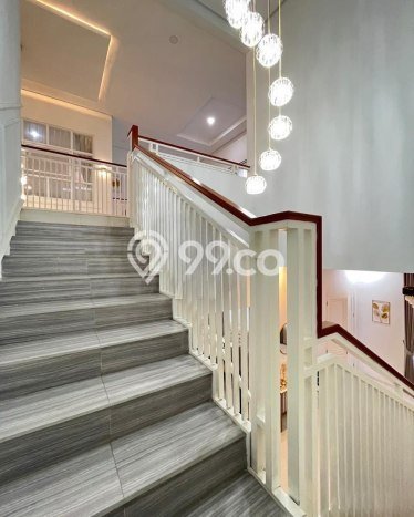 Rumah Elit Modern Siap Huni di Kota Wisata Jakarta Timur Rumah Elit Modern Siap Huni di Kota Wisata Jakarta Timur