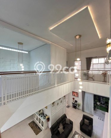 Rumah Elit Modern Siap Huni di Kota Wisata Jakarta Timur Rumah Elit Modern Siap Huni di Kota Wisata Jakarta Timur