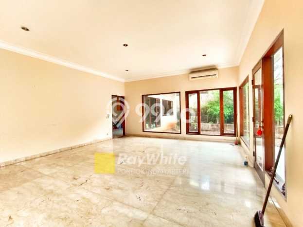 Dijual Rumah Luas Elegan Dengan View Cantik di Kemang, Jakarta Selatan Dijual Rumah Luas Elegan Dengan View Cantik di Kemang, Jakarta Selatan