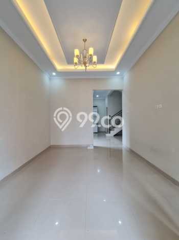 Rumah Baru Modern Classic Strategis Di Jagakarsa Jakarta Selatan Siap Huni Rumah Baru Modern Classic Strategis Di Jagakarsa Jakarta Selatan Siap Huni